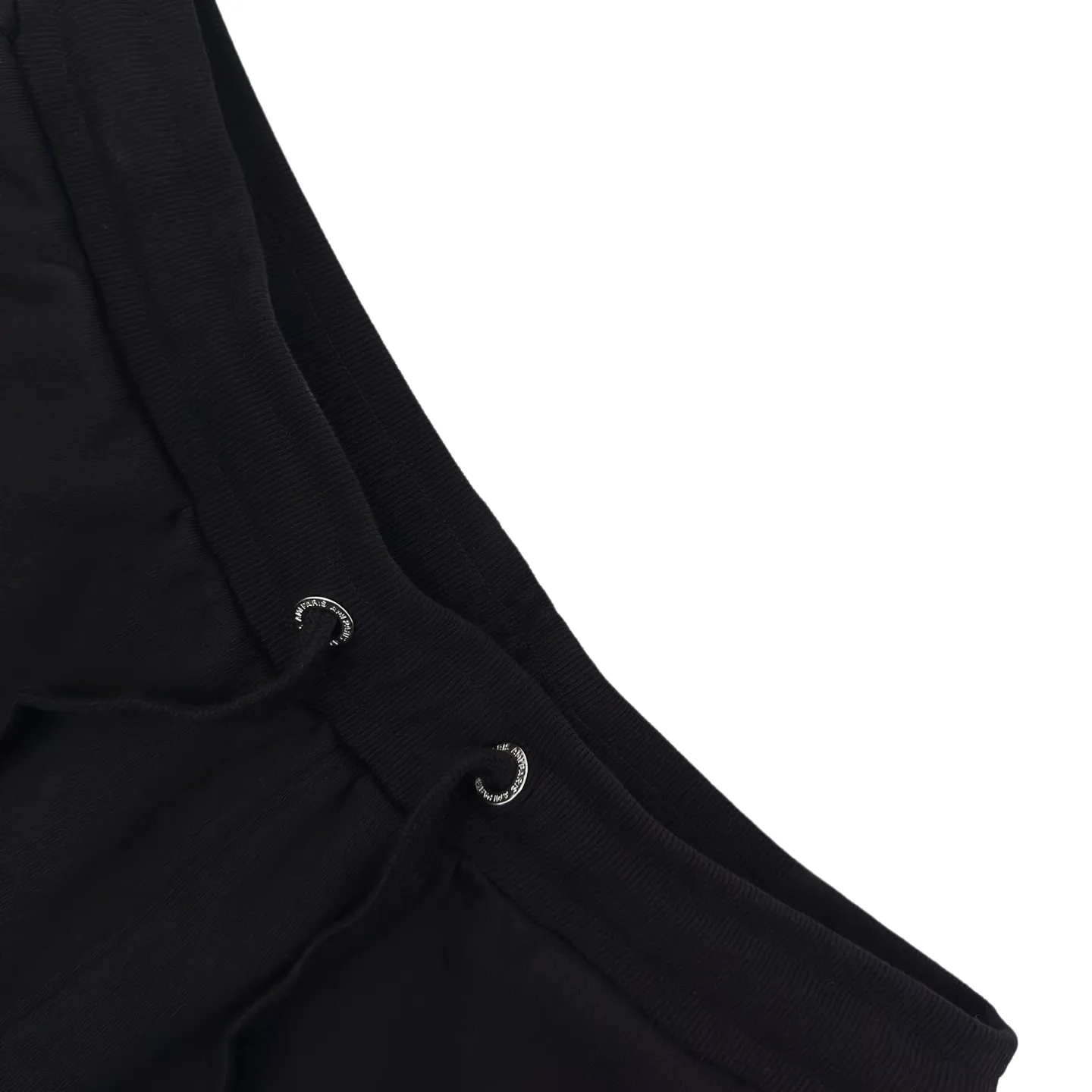 Ami Prais love embroidered shorts (Black) were originally purchased for and developed. The fabric is made of customized luxury terry sweatpants material. It is full of texture and comfortable to skin. Black base. Love embroidery of the same color blooms quietly, adding brand recognition. It adds a touch of romance and sweetness to the shorts. It is the ultimate simplification of color. Versatile color shows taste and uses imported machine embroidery technology. Use advanced computer control systems and sophisticated mechanical components to realize Ami love embroidery operations with high precision. The lines are smooth and delicate, and fermentation washing makes it softer. The fermentation effect produced by mixing yeast, water and mild detergent is used to gently treat the fabric, improving the overall softness. Size:S-M-L-XL